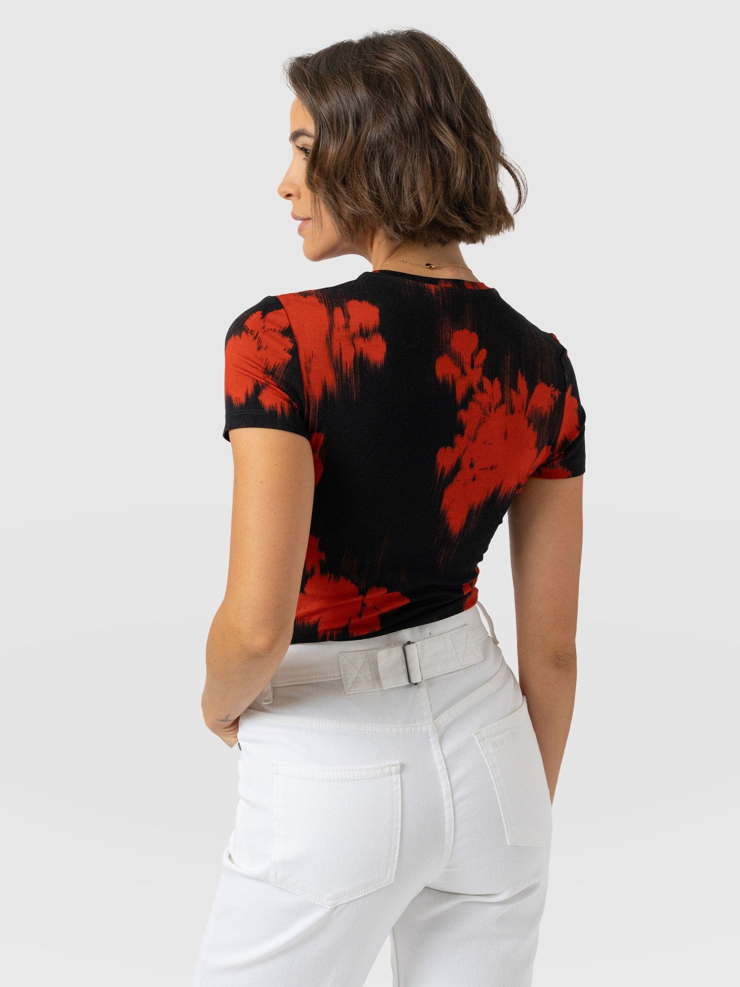 Austen Crew Neck Tee Short Sleeve - Orange Fade Floral - Women's T-shirts | Saint + Sofia® USA